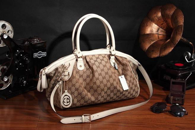 路易威登LV箱包、古馳Gucci、香奈兒、蔻馳、普拉達(dá)Prada、葆蝶家BottegaVeneta、巴黎世家Balenciaga、思琳、芬迪Fendi、 LV皮帶、普拉達(dá)殺手包、香奈兒經(jīng)典款、香奈兒康鵬系列、香奈兒山茶花、古馳、迪奧戴妃包、愛馬仕birkin、 圣羅蘭、托德斯、MiUMiU/繆繆、賽琳笑臉包、克羅伊、羅意威、紀(jì)梵希、巴利等品牌包包。